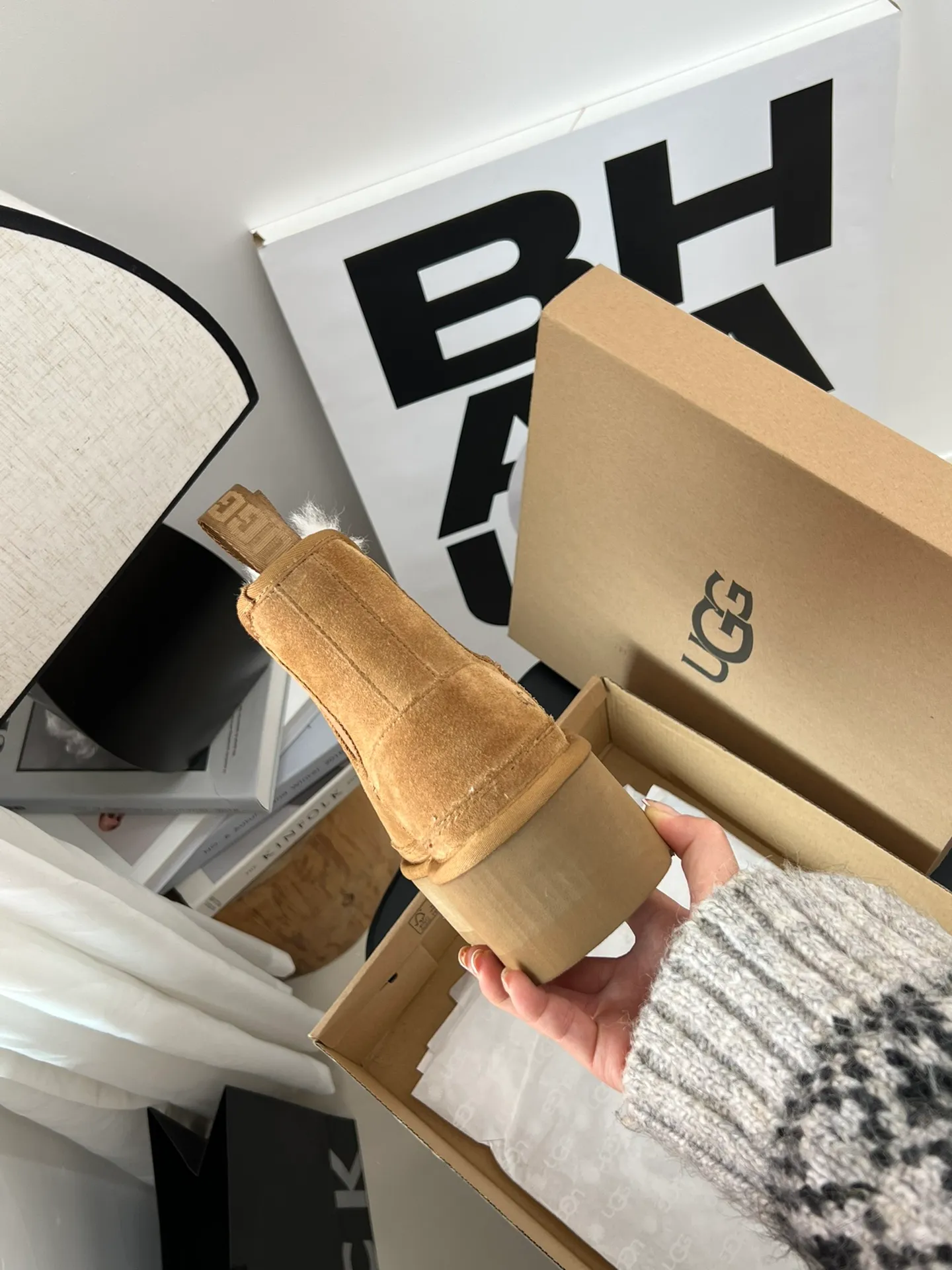 💰560 UGG sheepskin all-in-one snow boots Chelsea boots UGG 4526 Autumn and winter new women's casual and comfortable thick-soled Chelsea fashion boots star same style 1134526 Color: black maroon gray Size: 35-40